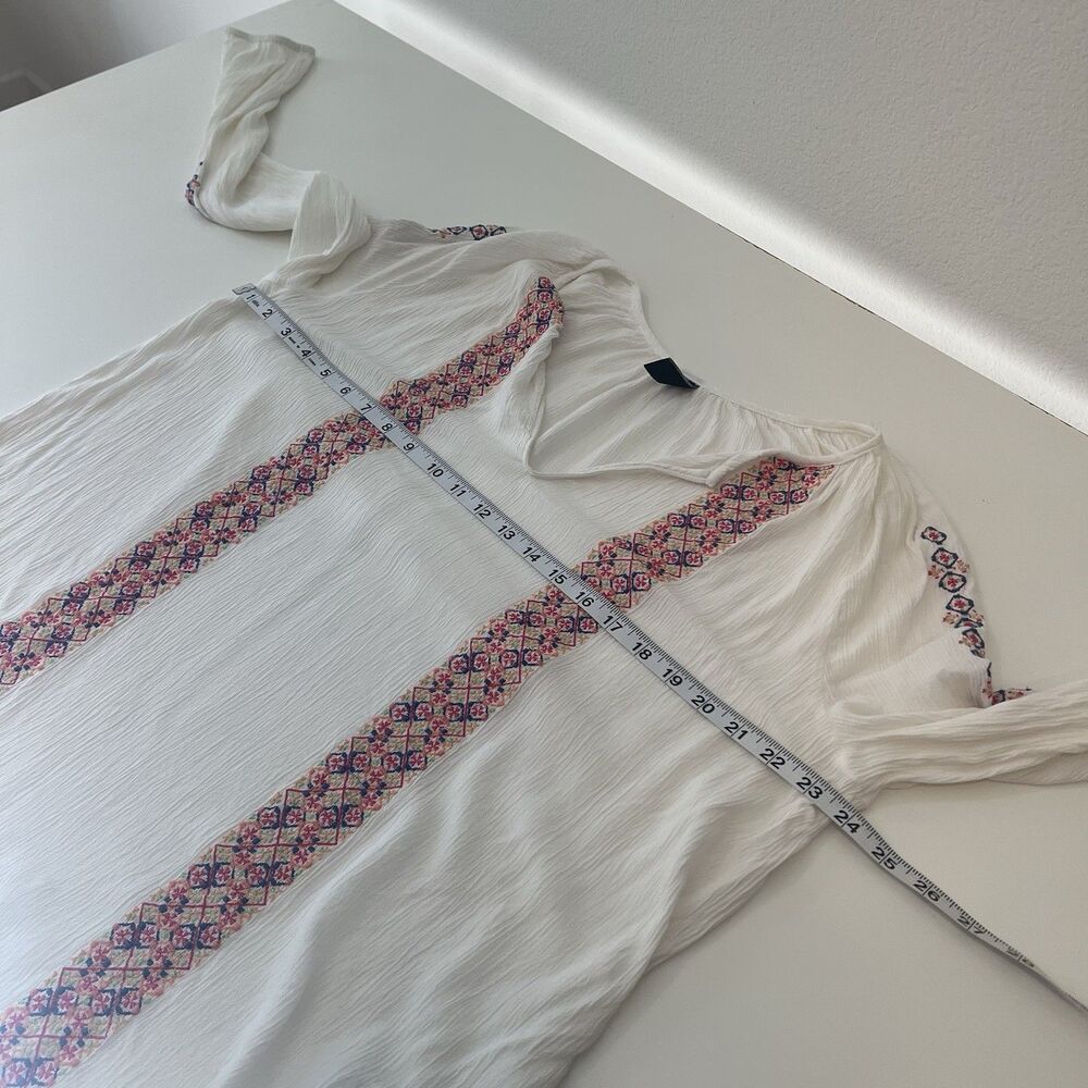 Gap White Ivory Embroidered Top Blouse Size XL Long Sleeves V neck Sheer - Picture 6 of 7